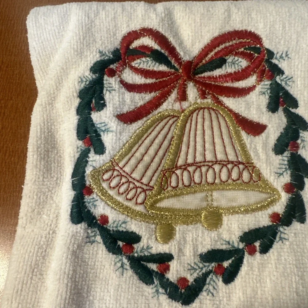 Vtg Christmas Bell Towel Set Bath & Hand‎ Towel